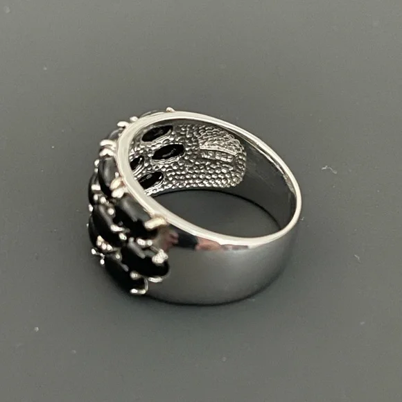 Sterling Silver Black Onyx ring - Picture 3 of 3